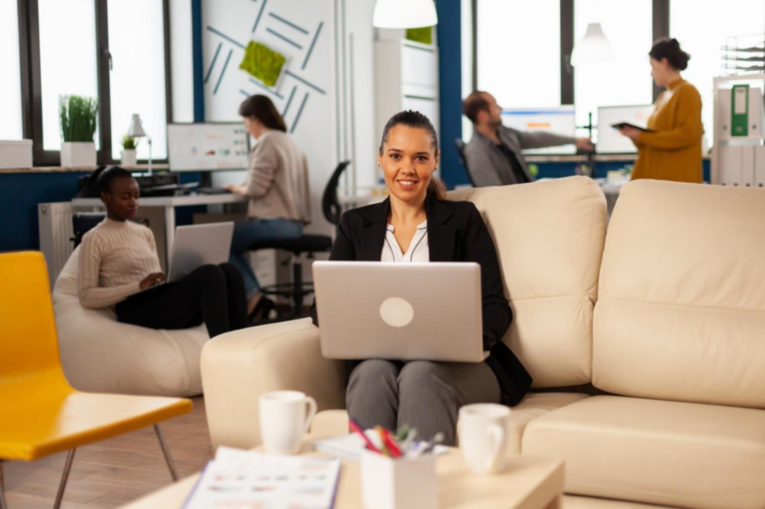 Presentación financiera con gráficos y análisis de tendencias
